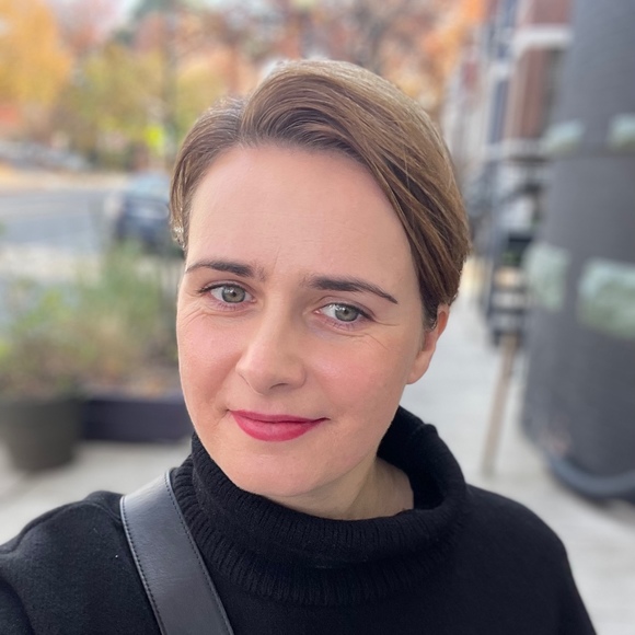 Meet your Posher, Naomi - Picture 1 of 1